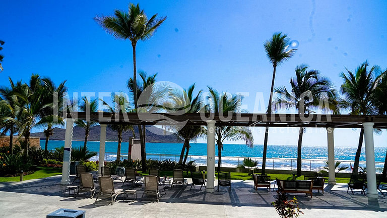 Beachfront · 2 Bedrooms in Zona Dorada
