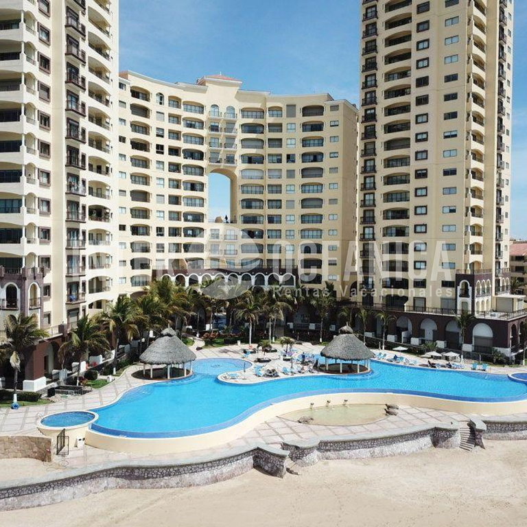 Gavias Grand Cerritos