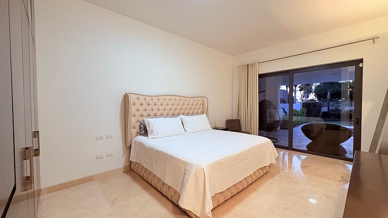 Casa con jardín, alberca y jacuzzi privado en Zona Dorada