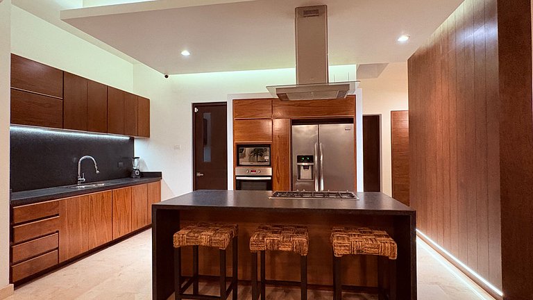 Casa con jardín, alberca y jacuzzi privado en Zona Dorada