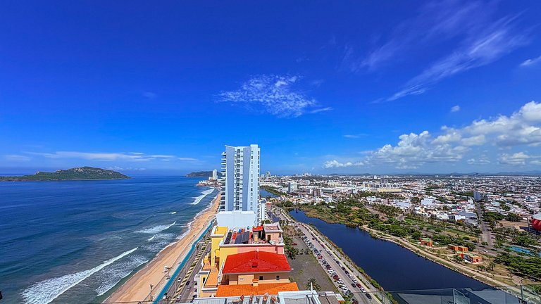 Luxury and Sea: Exclusivity on the Malecón de Mazatlán