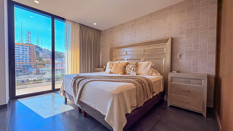 Sea View · 2BR · Malecon · Near Historic Center