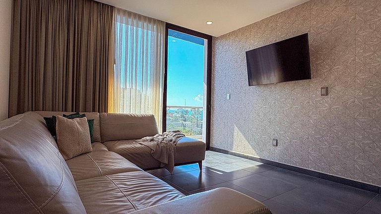 Sea View · 2BR · Malecon · Near Historic Center