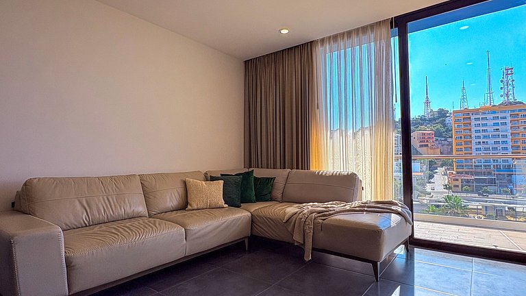 Sea View · 2BR · Malecon · Near Historic Center