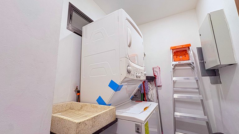 Sea View · 2BR · Malecon · Near Historic Center