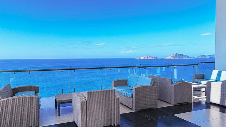 Sea View · 2BR · Malecon · Near Historic Center