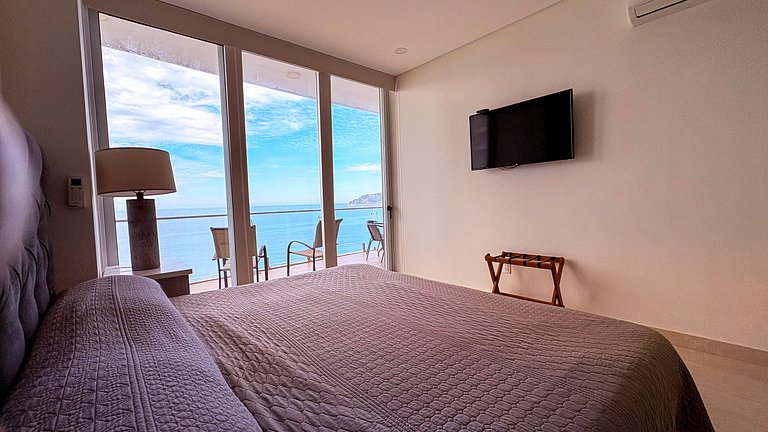 Beachfront · 2 Bedrooms in Zona Dorada