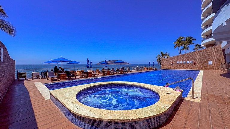 Beachfront Loft in Zona Dorada Tramonto Mazatlan
