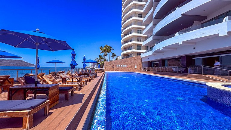 Beachfront Loft in Zona Dorada Tramonto Mazatlan