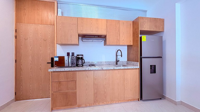 Loft · Excellent Location · 5 Min to the Beach